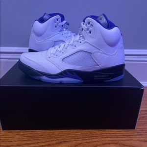 Jordan 5 dark concord size 9 mens